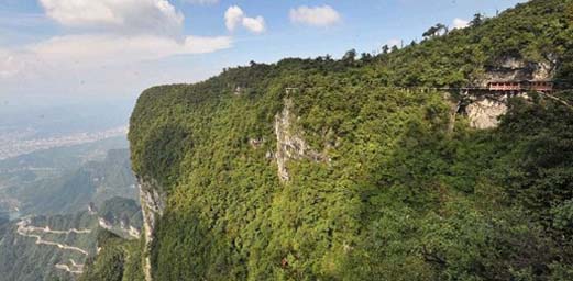 Unparalleled Landscape of Tianmen Mountain Attracts Visitors - China ...